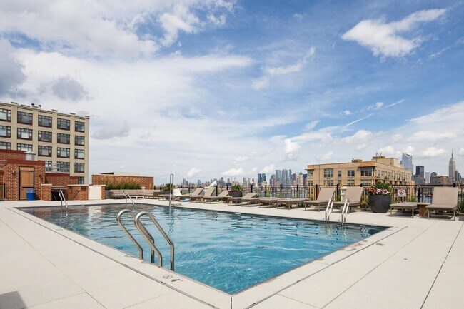 Building Photo - 1400 Hudson St