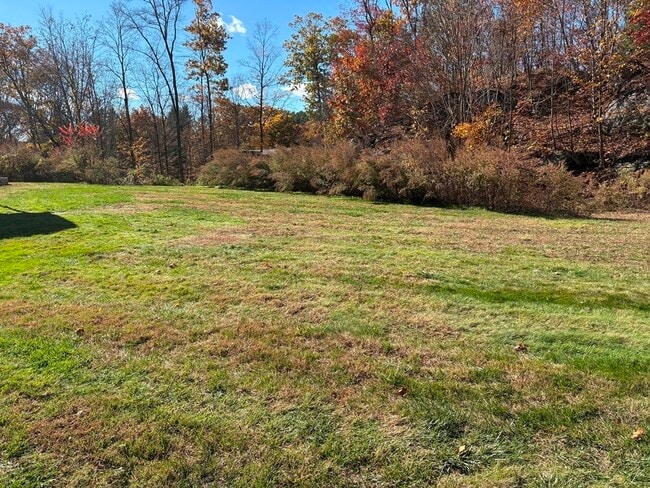 Building Photo - 690 Greystone Rd