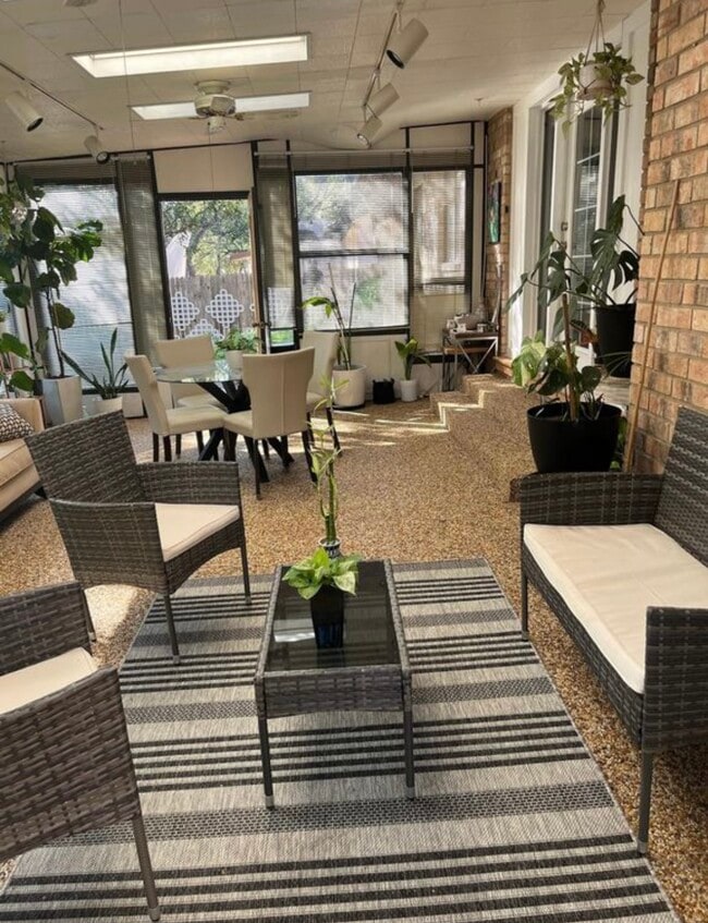 Building Photo - 4422 Meredith Woods St