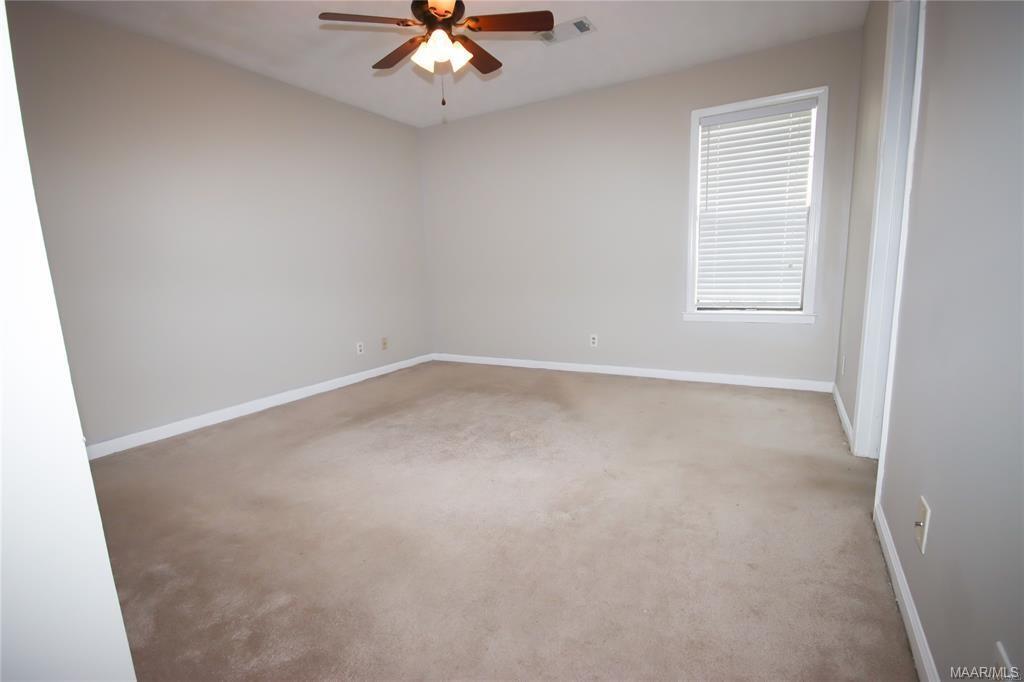 Building Photo - 113 Kentucky Oaks St