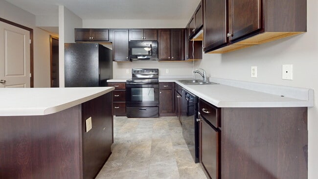 Building Photo - "Charming 3-Bed Townhouse with 2.5 Baths &...