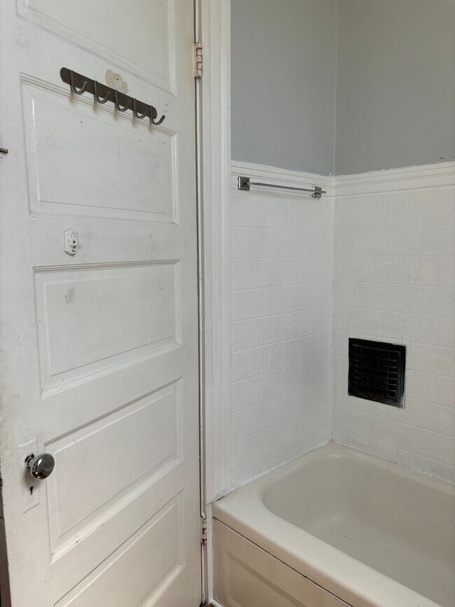 Building Photo - 4531 Louisiana Ave