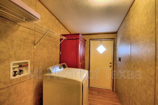 Building Photo - 631 Co Rd 270