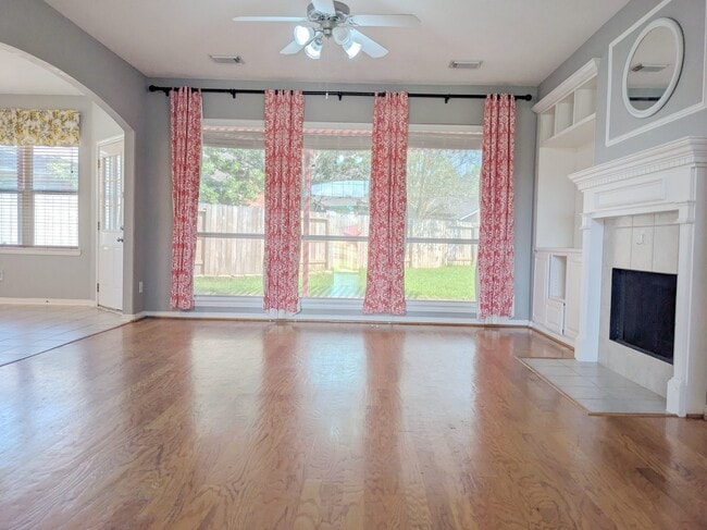 Building Photo - 3054 Summercrest Dr