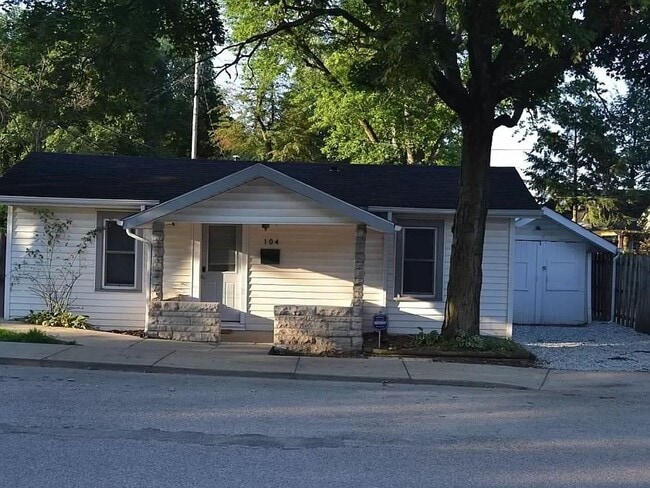 Primary Photo - 2BR 1BA House for Rent