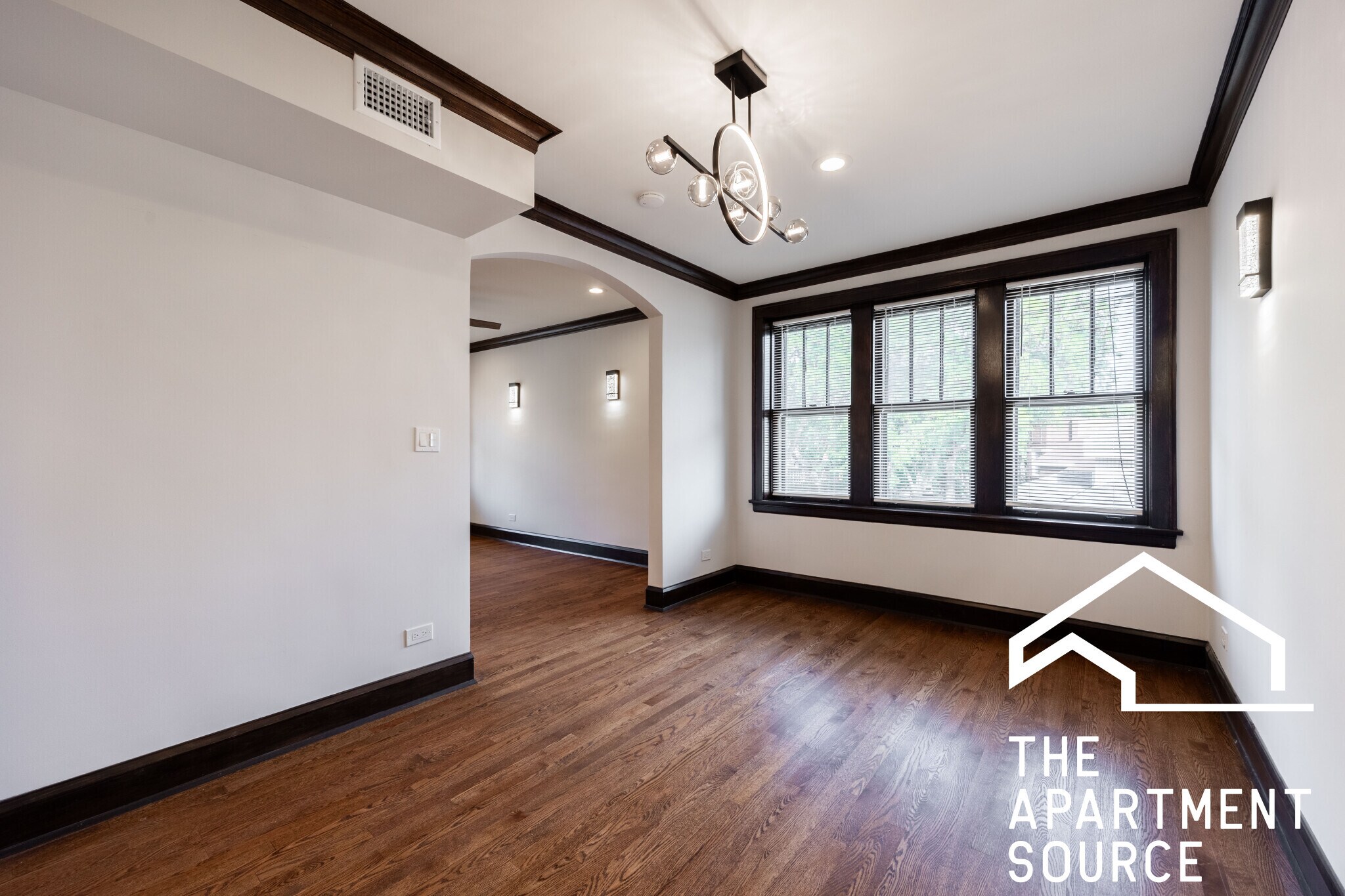 Building Photo - 6409 N Talman Ave