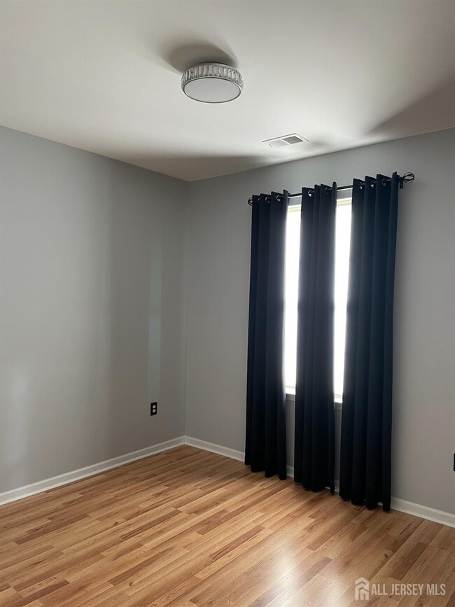 Building Photo - 5 Stock Ct