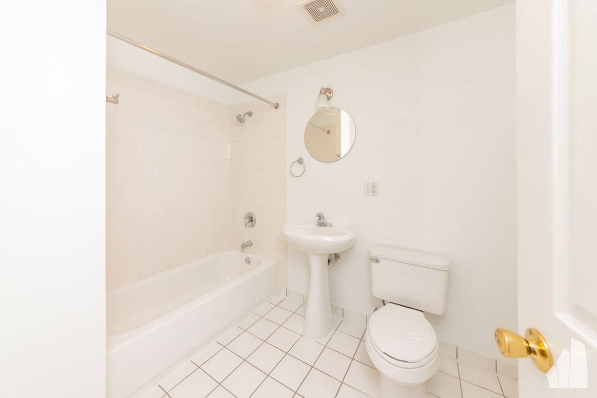 Building Photo - 1822 S Bishop St