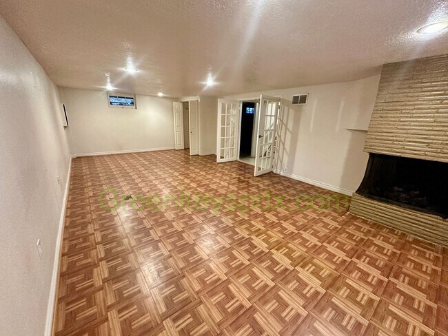 Building Photo - Gorgeous 2 Bedroom with finished basement,...