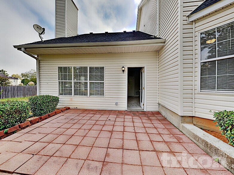 Building Photo - 5632 Briar Knoll Ct