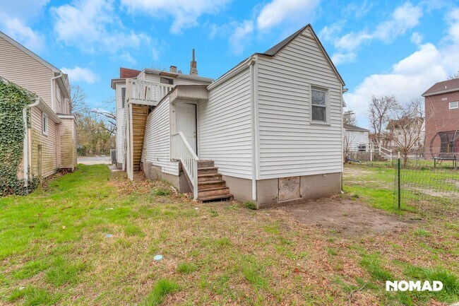 Building Photo - Charming 2BR Duplex in Salem
