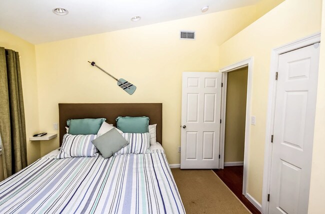 Building Photo - 220 Avenue A