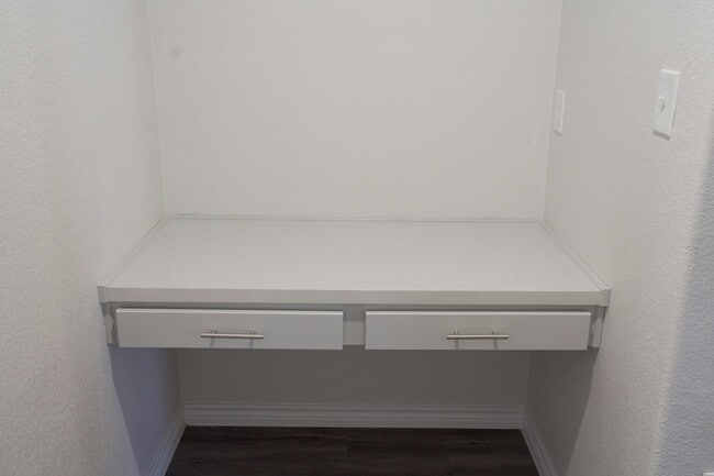 Building Photo - 201 Appalachian Trl