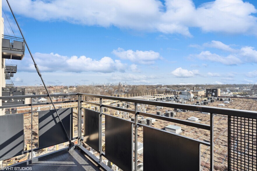 Building Photo - 3963 W Belmont Ave