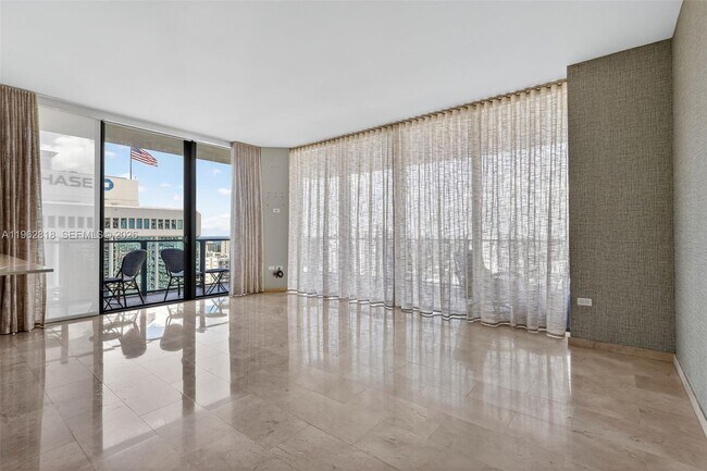 Building Photo - 88 SW 7th St