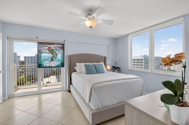 Building Photo - 3215 S Ocean Blvd