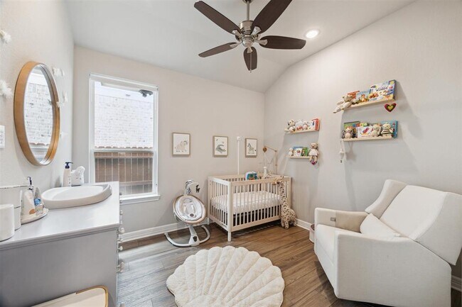 Building Photo - 9727 Birchwood Holw Trl