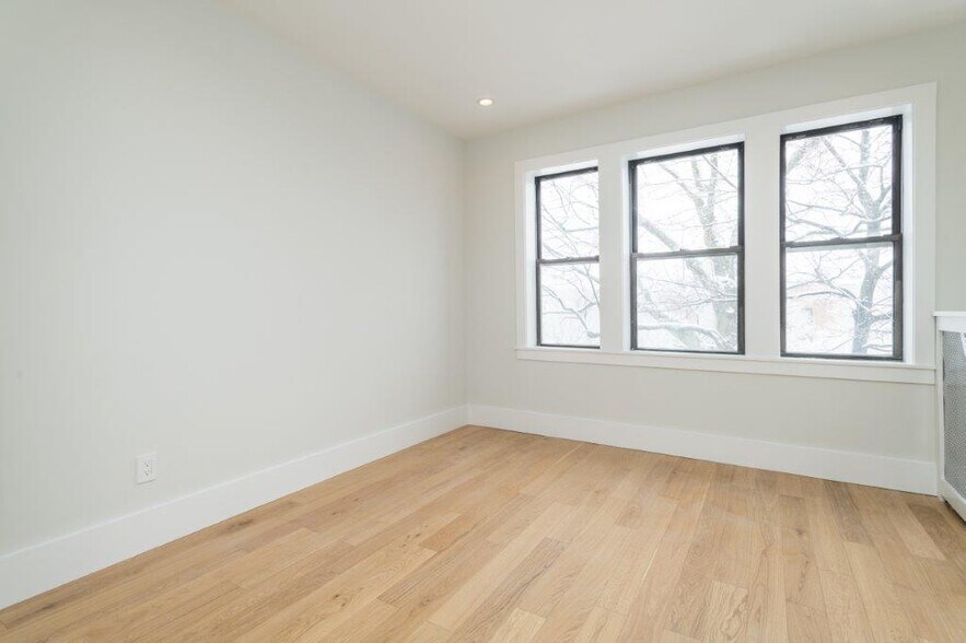 Building Photo - 8 Elko St