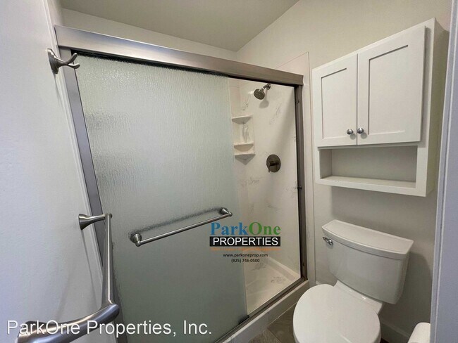 Building Photo - 3 br, 2.5 bath House - 200 Barnett Ter