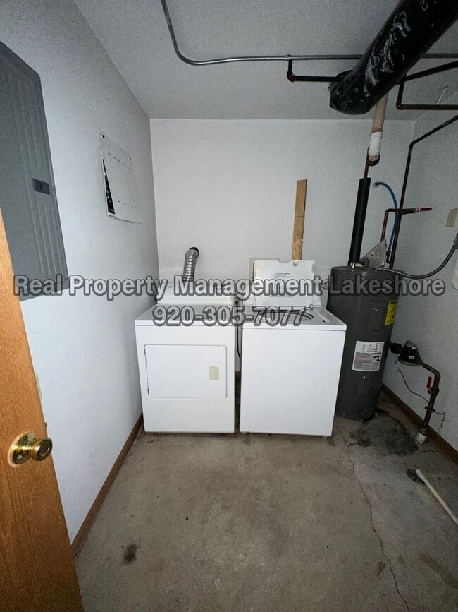 Building Photo - Spacious 5-Bedroom, 2-Bathroom House for Rent