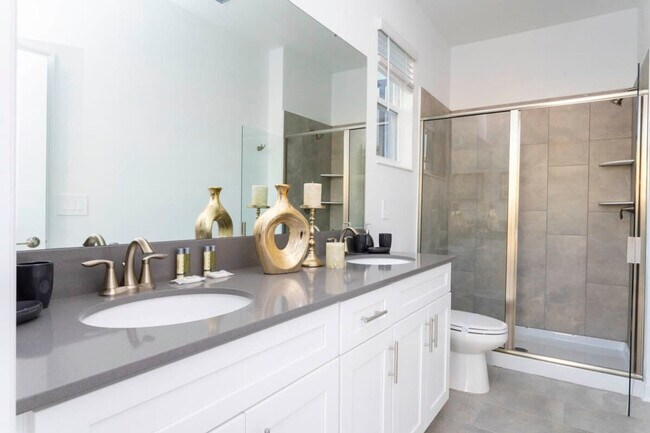 Building Photo - 4319 Scene Ln