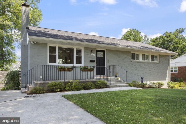 Building Photo - 8114 Drayton Ln