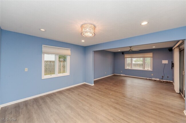 Building Photo - 2500 Deborah Dr