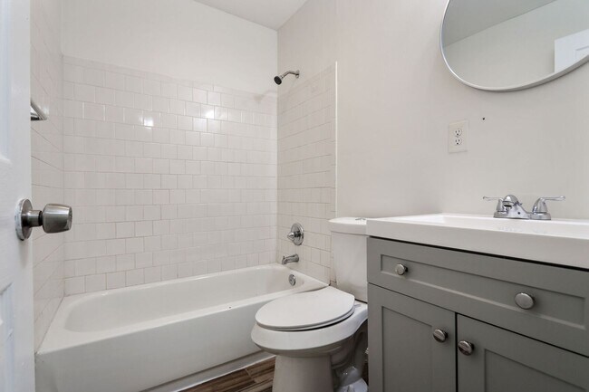 Building Photo - 619 Oliver St NW