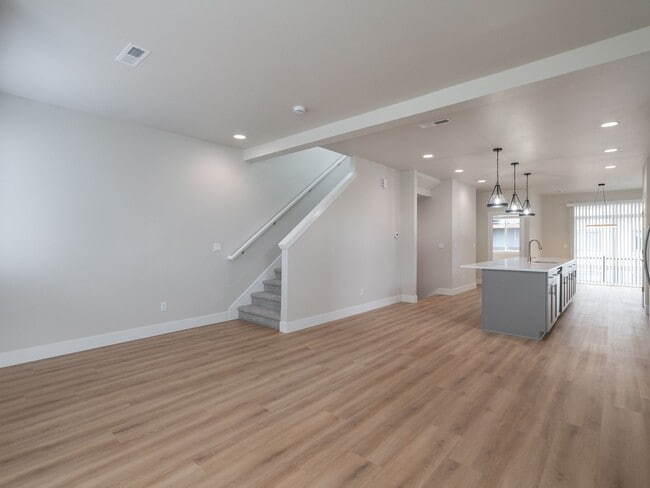 Building Photo - 9389 SW Eunice Ln