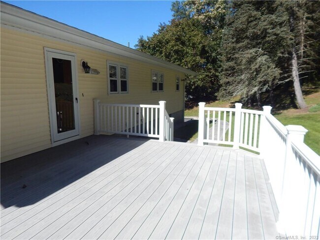 Building Photo - 967 Derby-Milford Rd