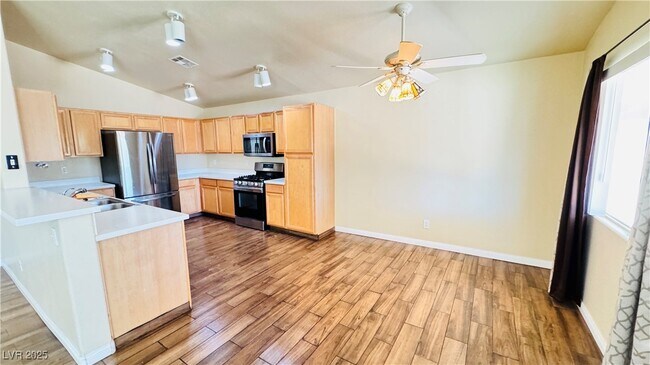 Building Photo - 3846 Waynesvill St