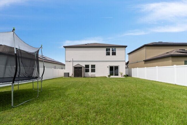 Building Photo - 4 Bed, 2.5 Bath Hidden Creek Home for Lease!