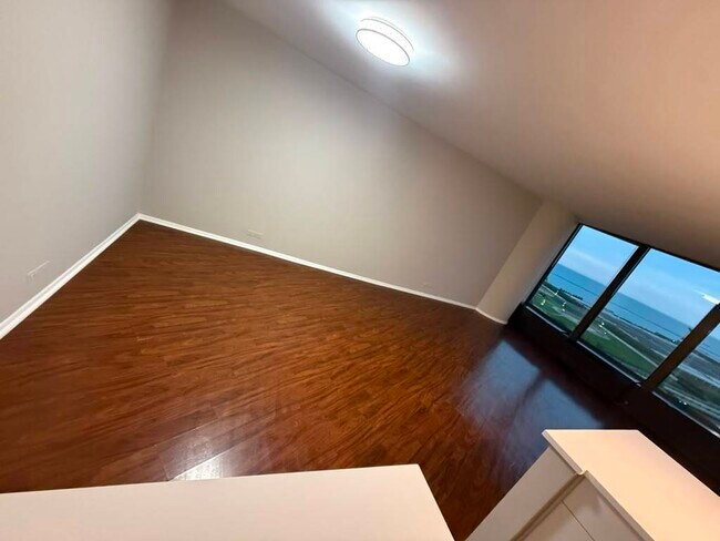 Building Photo - 505 N Lake Shore Dr