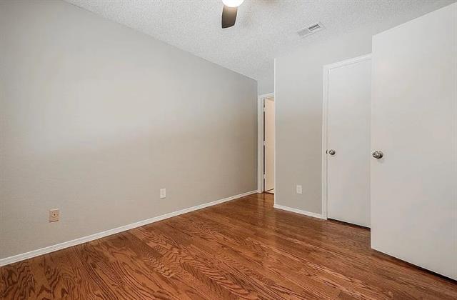 Building Photo - 520 Pecan Acres Ct