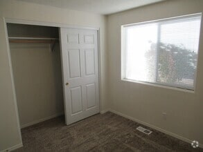 Building Photo - Three Bedroom Home in Independence