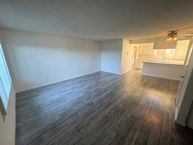 Building Photo - Spacious Ventura Keys Condo- Enjoy The Beach Life!