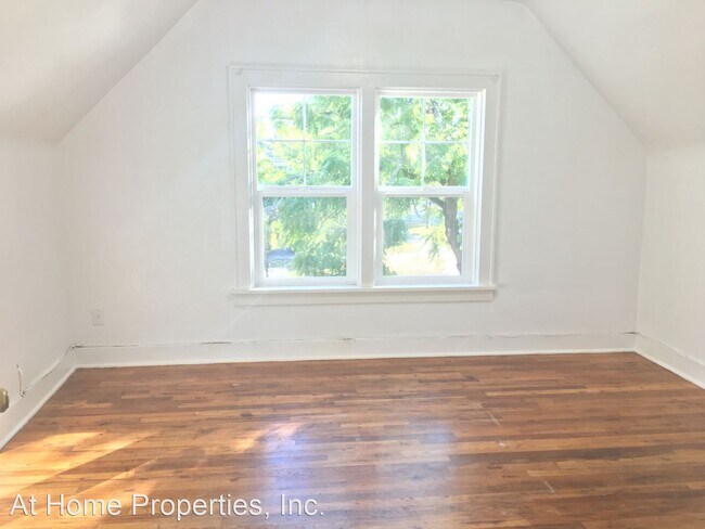 Building Photo - 4 br, 2 bath House - 861 SW Madison Avenue