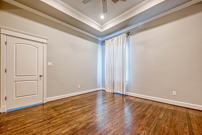 Building Photo - 2113 Bidwell Dr
