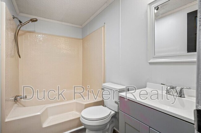 Building Photo - 513 Fairview Dr