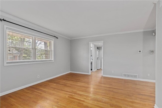 Building Photo - 3660 Peachtree Rd NE