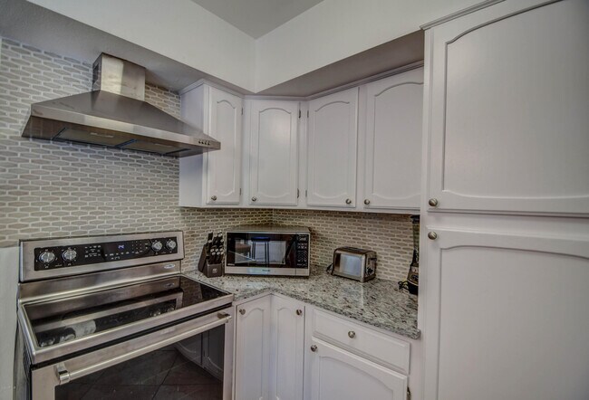 Building Photo - 8420 E Keim Dr
