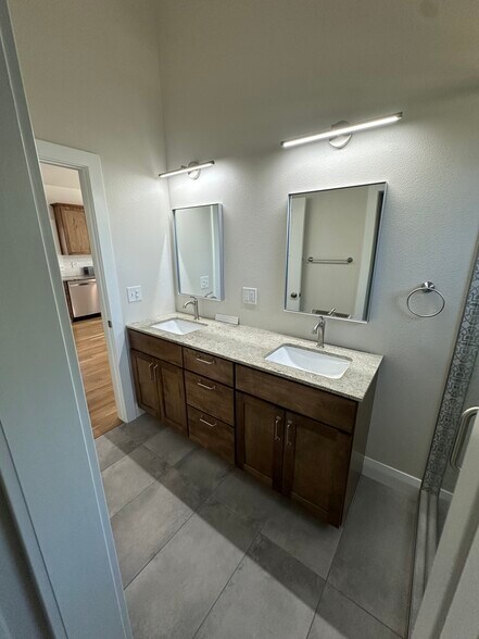 Building Photo - 918 N El Paso St