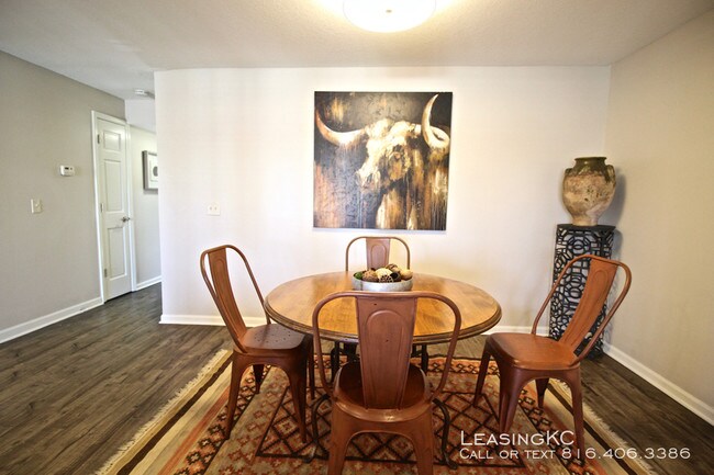 Building Photo - Jefferson on the Plaza