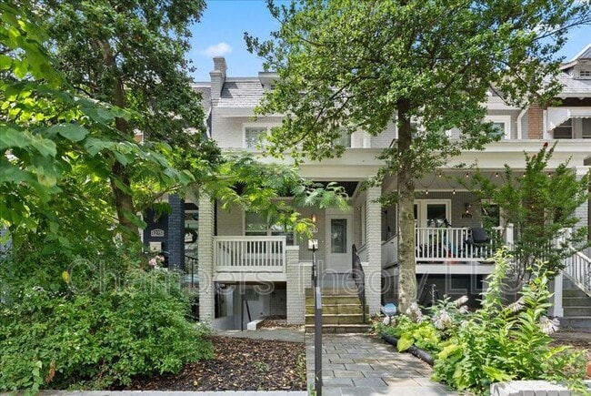 Building Photo - 1273 Oates St NE