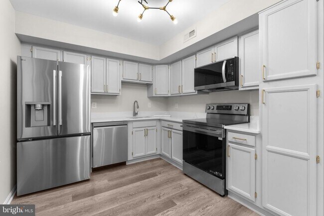 Building Photo - 3484 Legere Ct