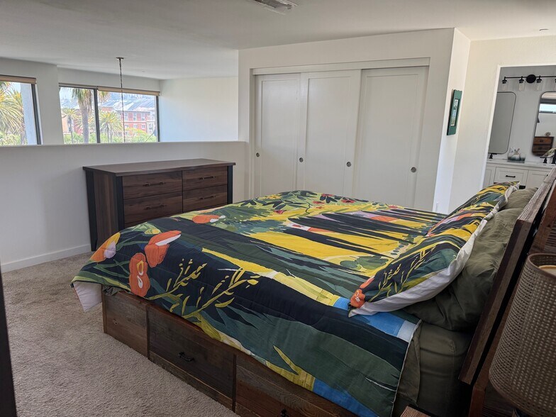 Building Photo - 13045 Pacific Promenade