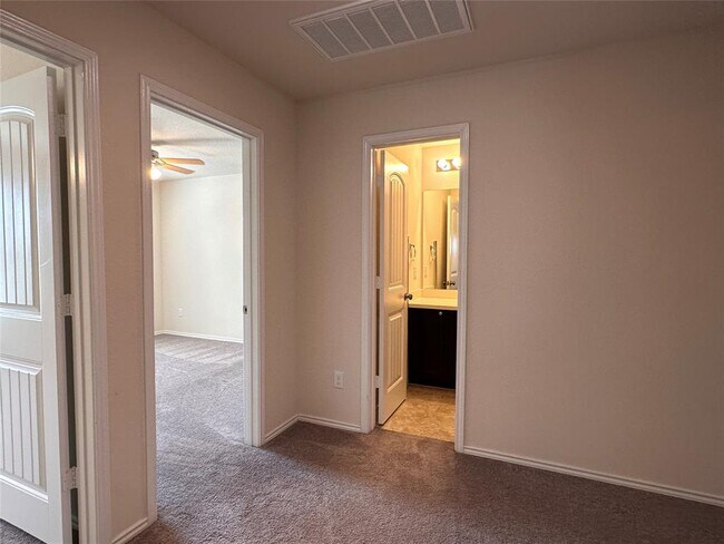 Building Photo - 148 Ammonite Ln