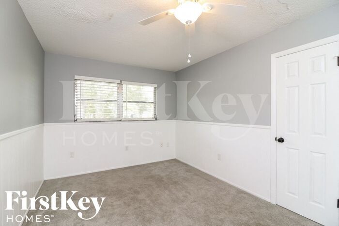 Building Photo - 627 St Andrews Dr