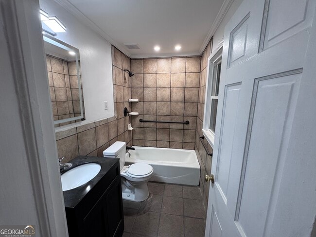 Building Photo - 1604 Steele Dr NW