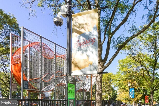 Building Photo - 1220 N Fillmore St